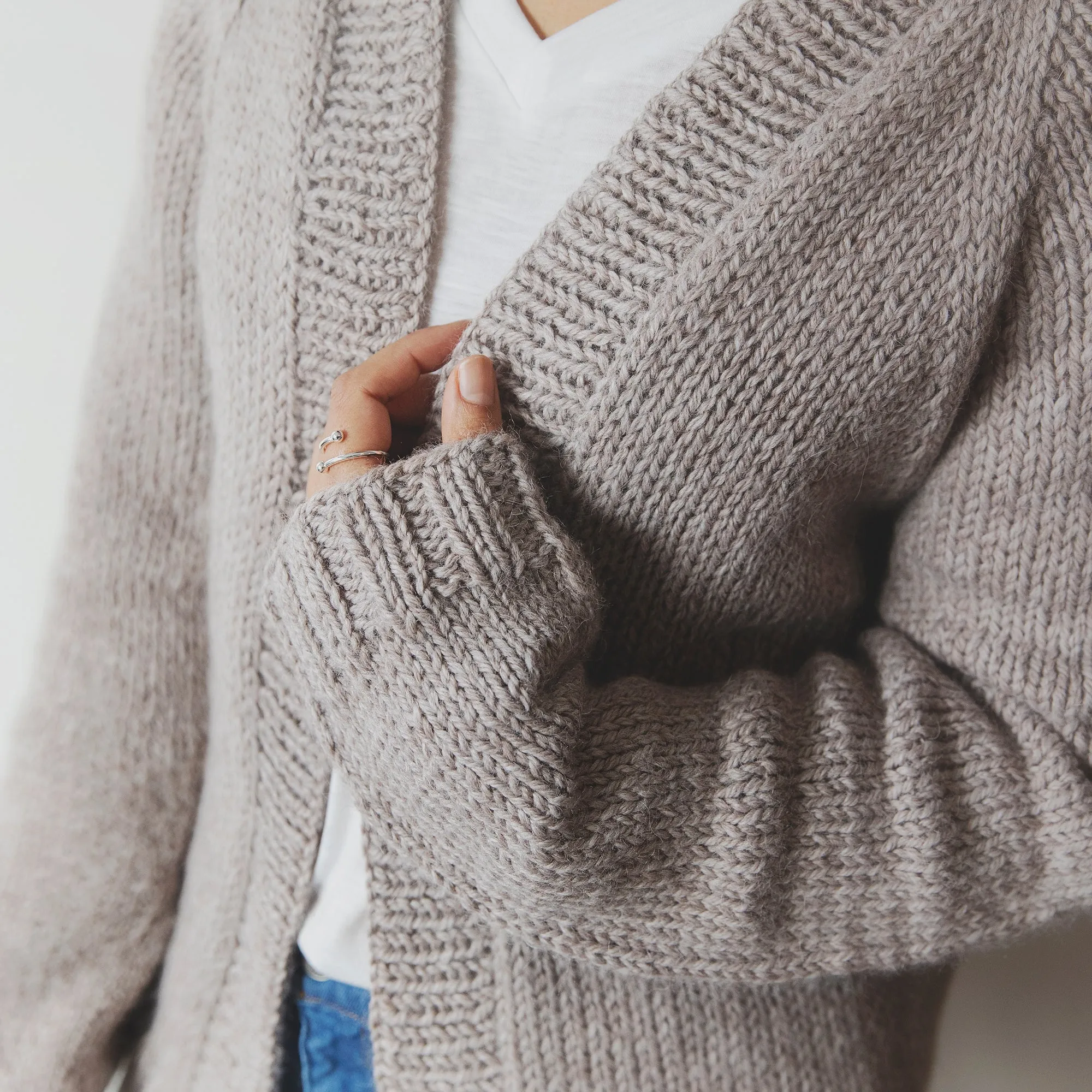 Basic Raglan Cardigan Knitting Pattern